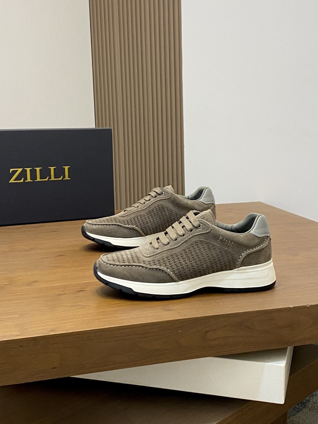 ZILLI Black Textured Low-Top Sneakers — front